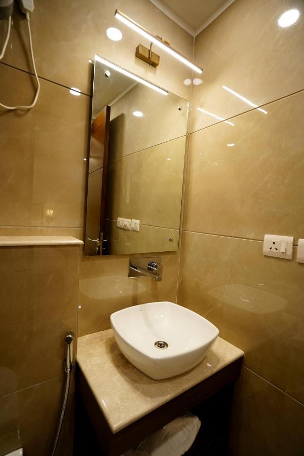 Hotel Wongdhen House Nuova Delhi Esterno foto